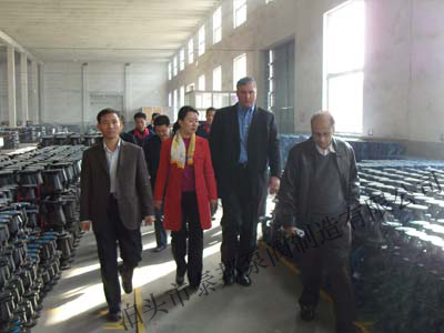 Mr. Scott Crane, president of the North American supply chain, visit our plant in Crane ningjin